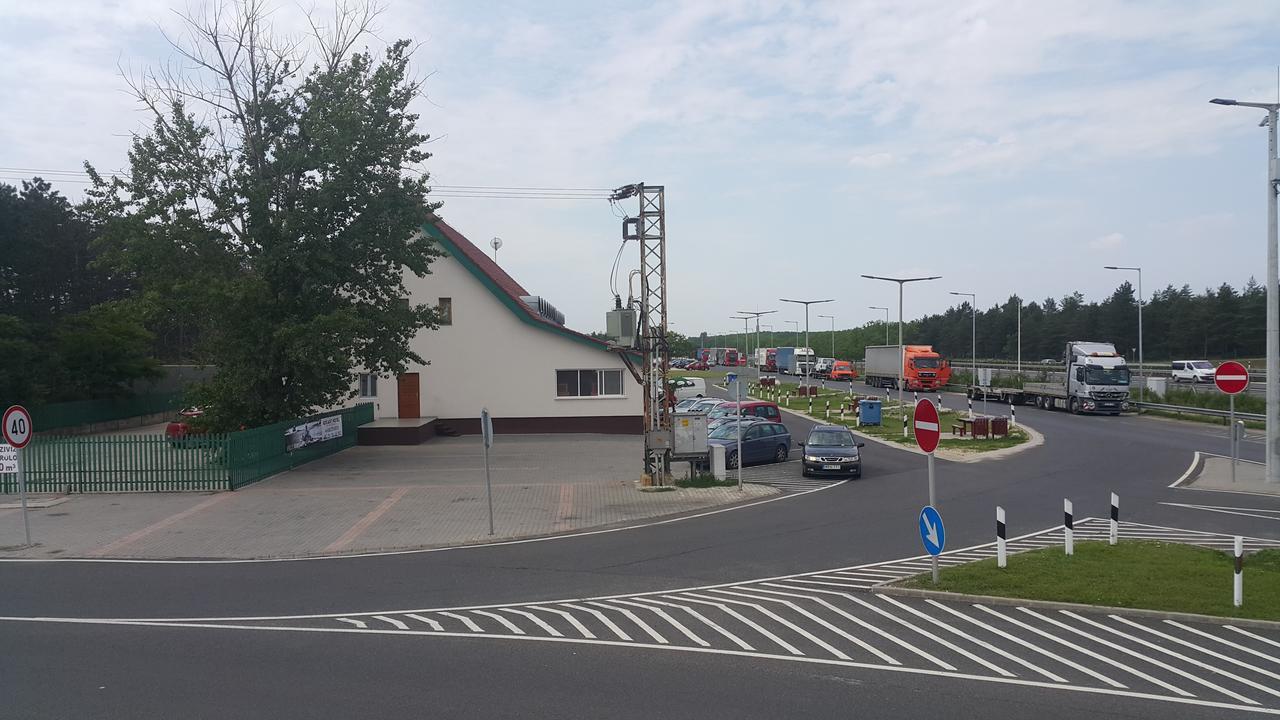 Venusz 2 Panzio Hotel Inárcs Екстериор снимка